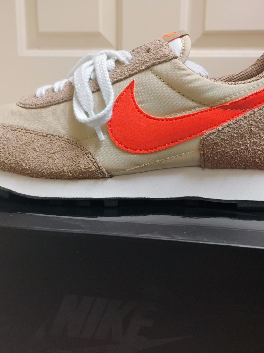 Nike SP Daybreak Vegas Gold/College Orange 8.5US RARE
